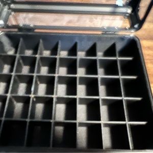 BYOOTIQUE nail or make up case on the go